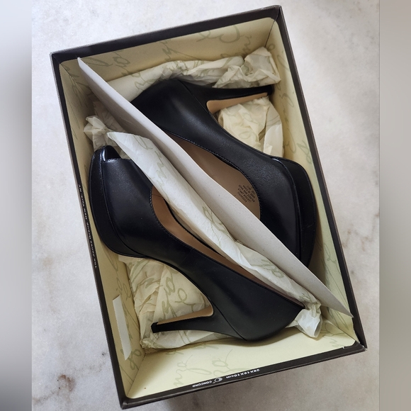 Enzo Angiolini 'Demario' Pump (Nordstrom Exclusive) Size 6.5 Wide Black Leather - Picture 3 of 5